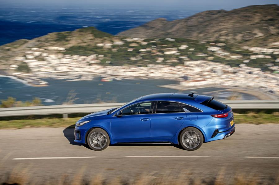  Kia ProCeed GT Line S 2019 года  (UK) (фото 20 из 41)